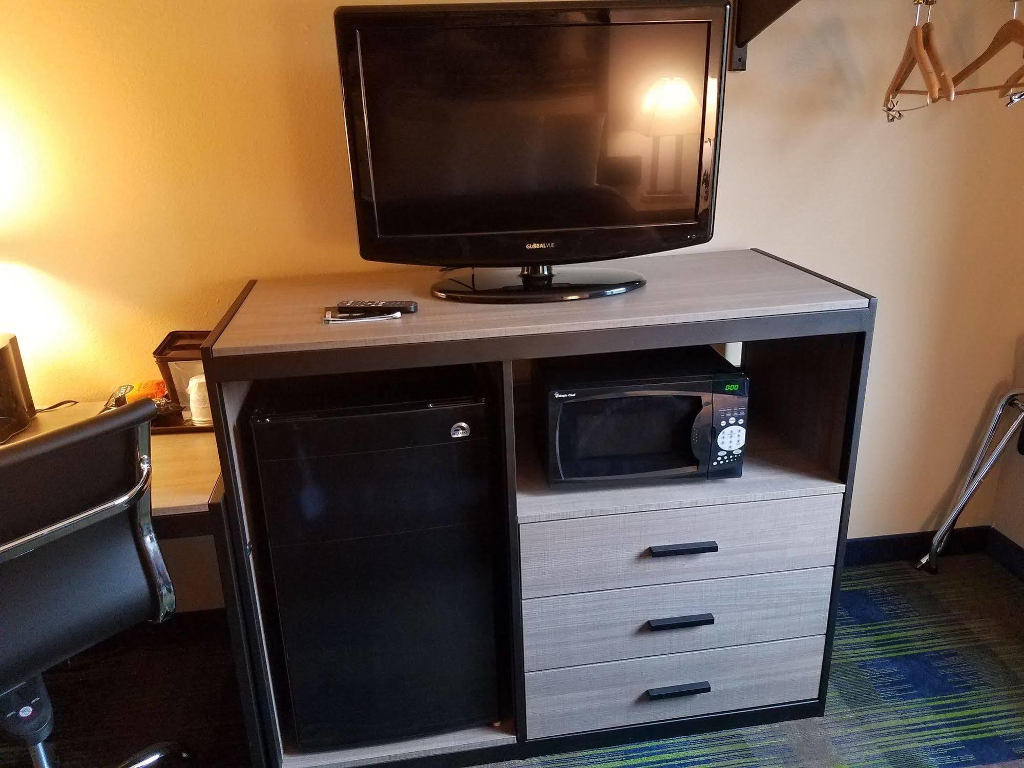 מלון Super 8 By Wyndham Cromwell/Middletown מראה חיצוני תמונה